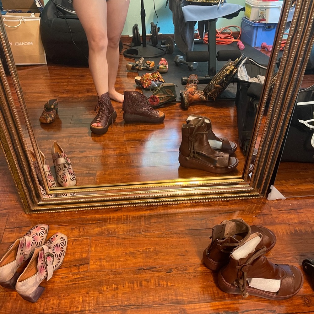 Shoes - Picture 3 of 5